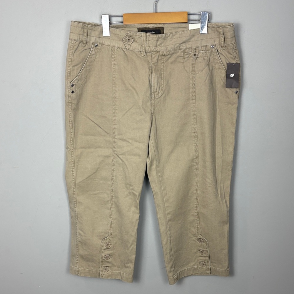 NWT Cotton Ginny Tan Capri Button Accent Women's Size 15